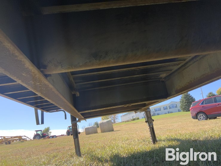 2013-titan-trailer-image-19