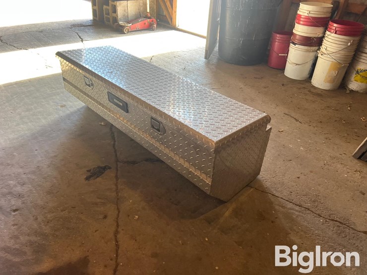 truck-bed-tool-box-image-1