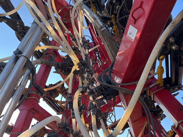 2016-bourgault-3320-66-image-95