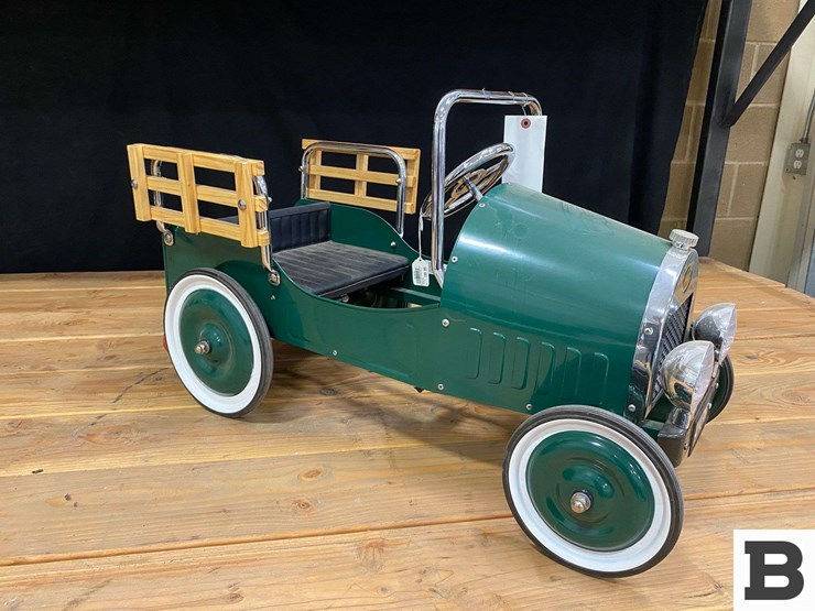 dexton-classic-toy-pedal-car-image-3