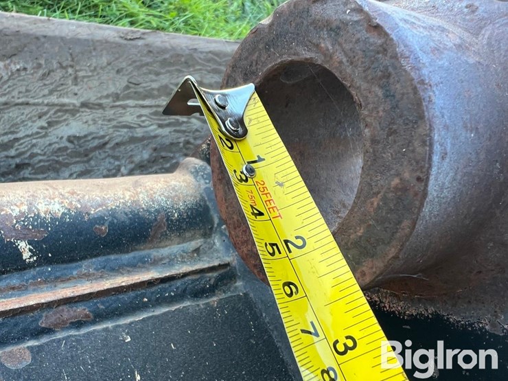 dymax-29"-smooth-edge-bucket-image-13