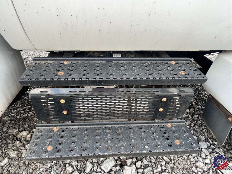 2013-ford-f750-image-45