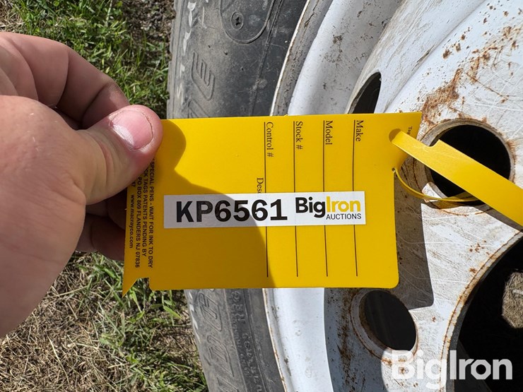 11r22.5-tire-on-10-bolt-rim-image-14