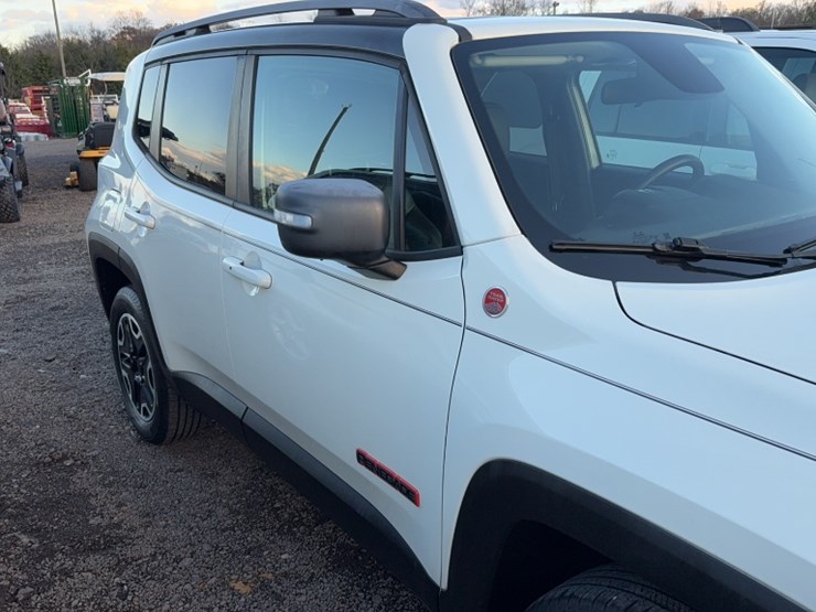 2016-jeep-renegade-image-7