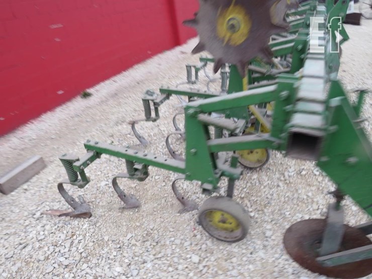 john-deere-825-image-4