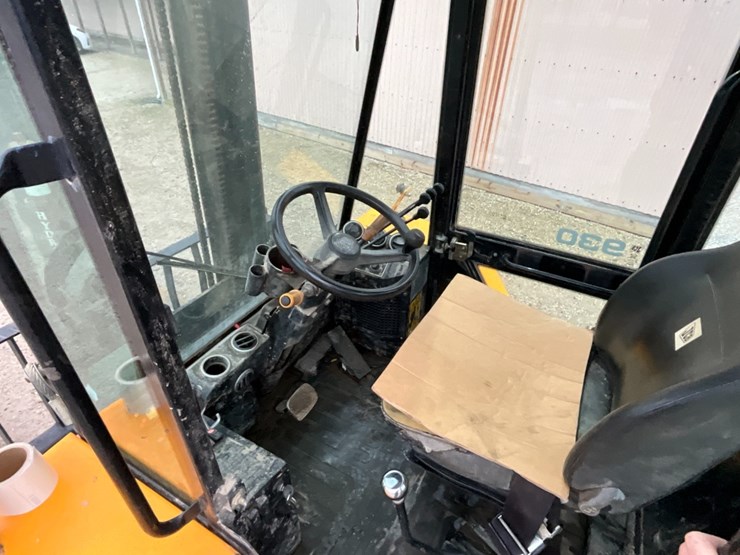 2015-jcb-930-image-18