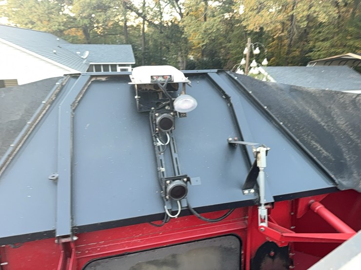 2018-case-ih-8240-image-95