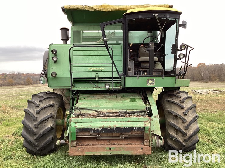 1983-john-deere-8820-image-2