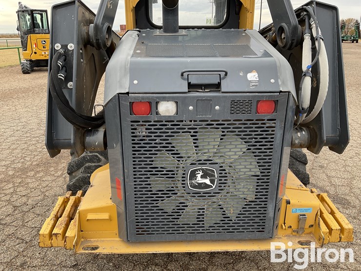 2021-deere-332g-image-19