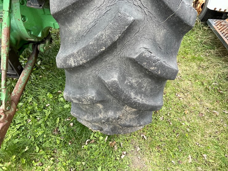 john-deere-4040-image-42