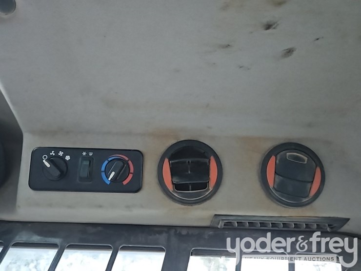 2020-bobcat-t76-image-27