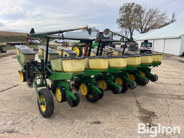 john-deere-7000-image-7