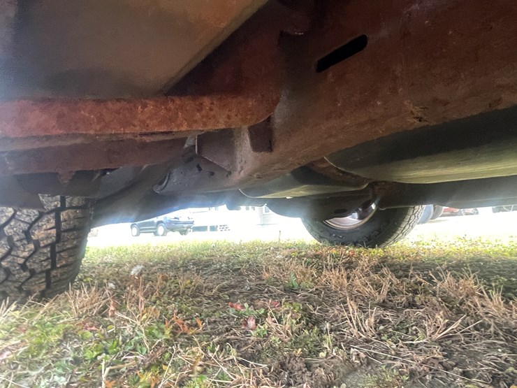 2004-ford-explorer-image-22