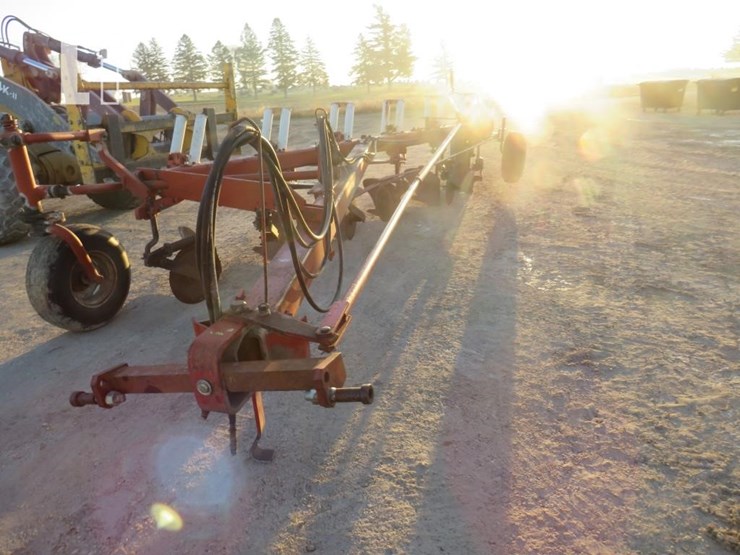 international-720-image-6