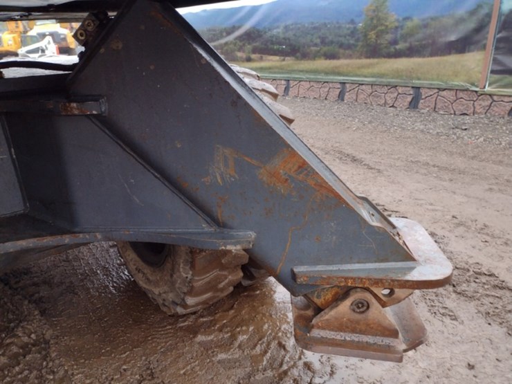 2005-gradall-xl3300-image-26