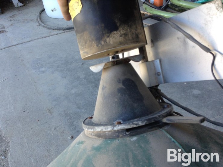 12v-seeder/spreader-image-10