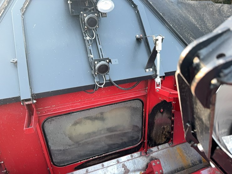 2018-case-ih-8240-image-94