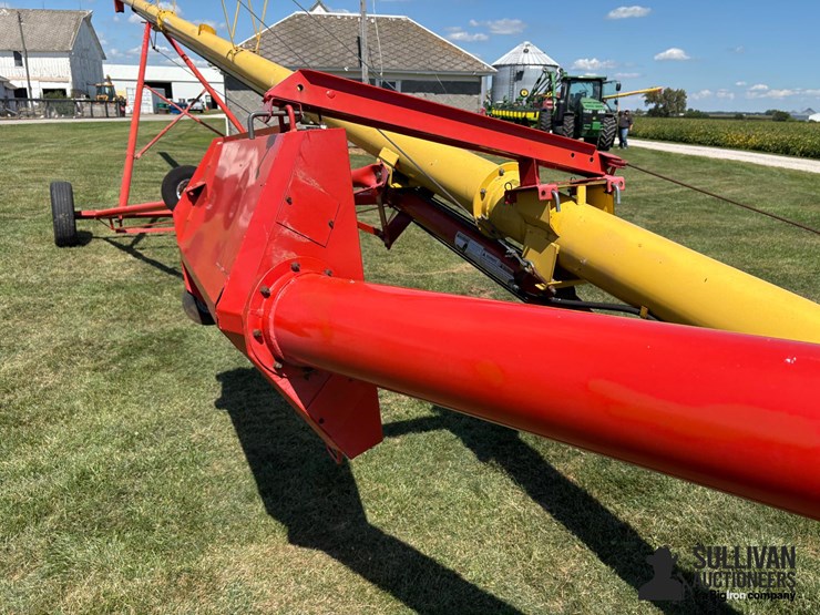 westfield-mk80-61-8"x61'-swing-away-auger-image-12