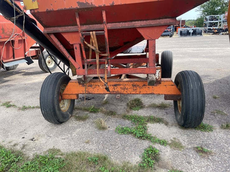 #1467-•-bushnell-gravity-cart-with-auger-image-6