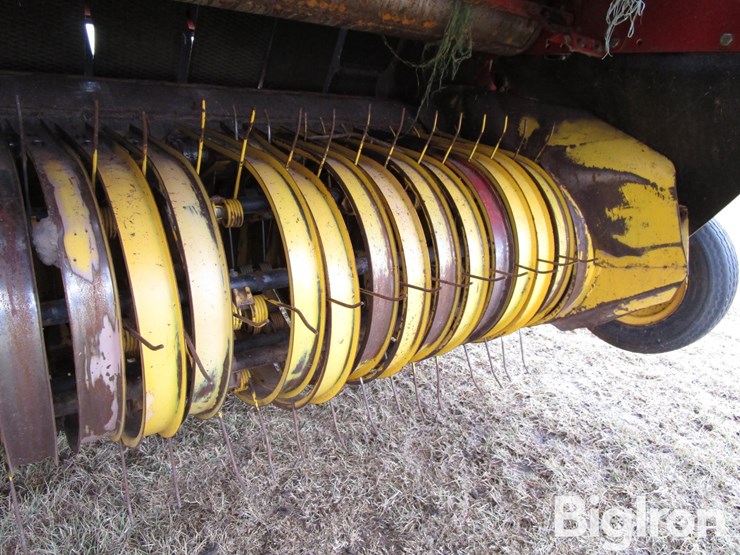 2003-new-holland-br780-image-20