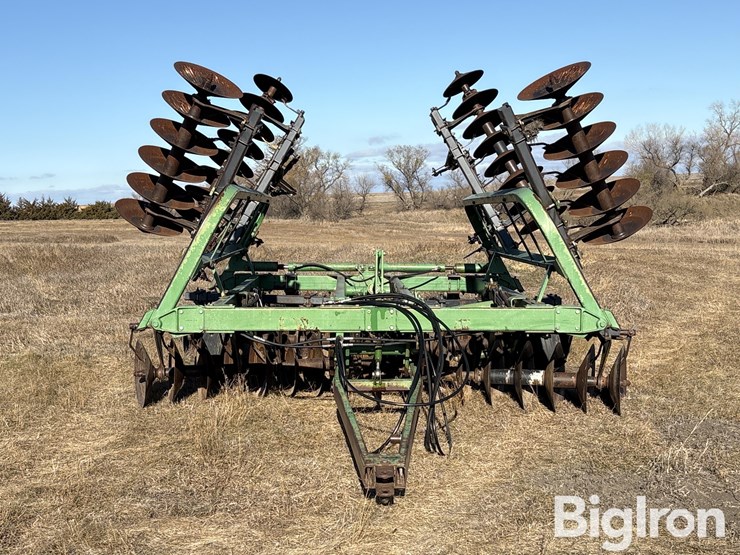 john-deere-230-image-2