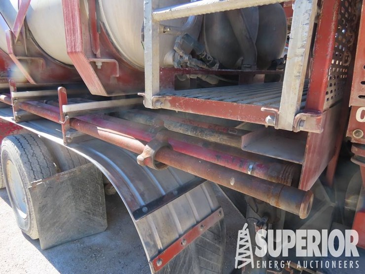 2012-caterpillar-c27-image-17