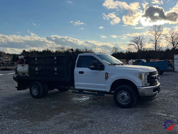 2019-ford-f350-xl-image-6