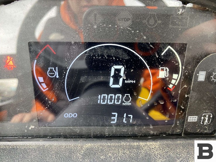 2021-john-deere-gator-image-34