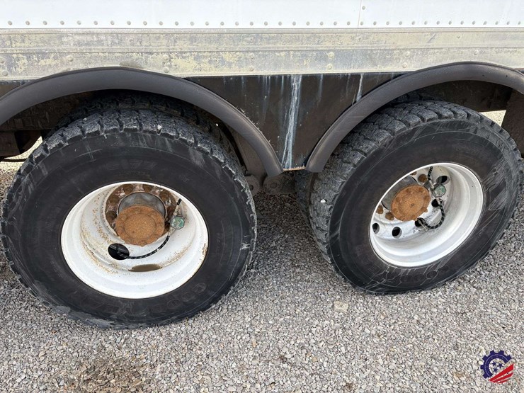 2009-kenworth-t800-image-21