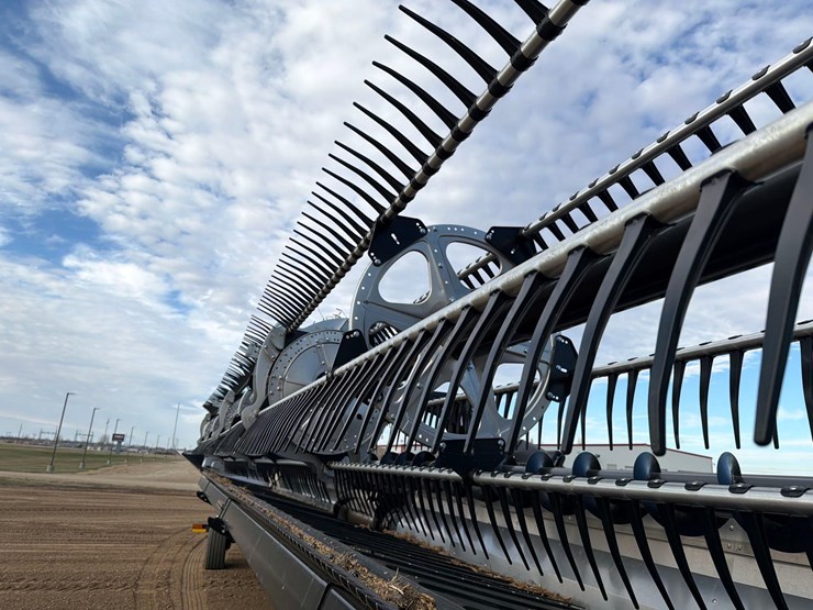 2024-mac-don-fd245-image-10