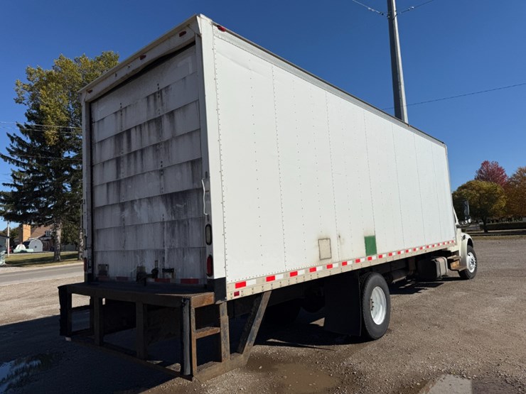 2013-freightliner-m2-box-truck-image-3