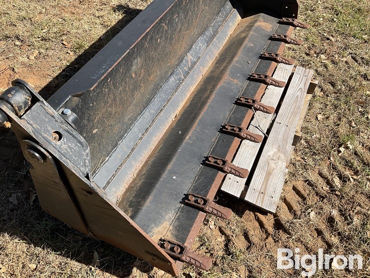 jcb-m335-4-in-1-loader-bucket-image-14