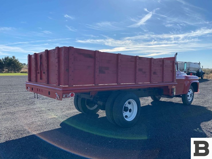 1959-gmc-370-bulk-agriculture-truck-image-6