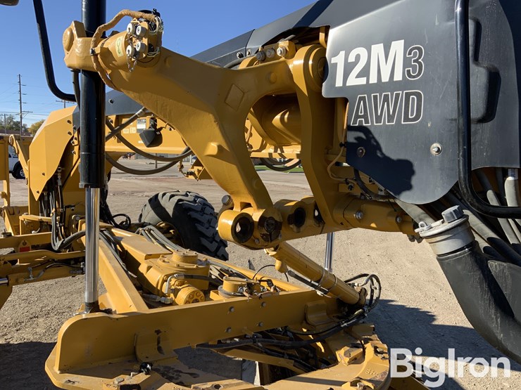 2018-caterpillar-12m3-awd-image-13
