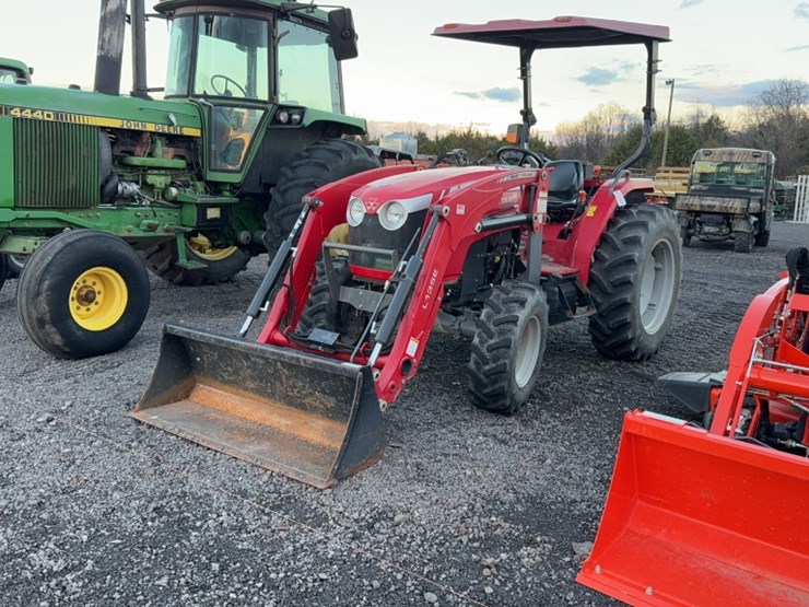 massey-ferguson-2706e-image-1