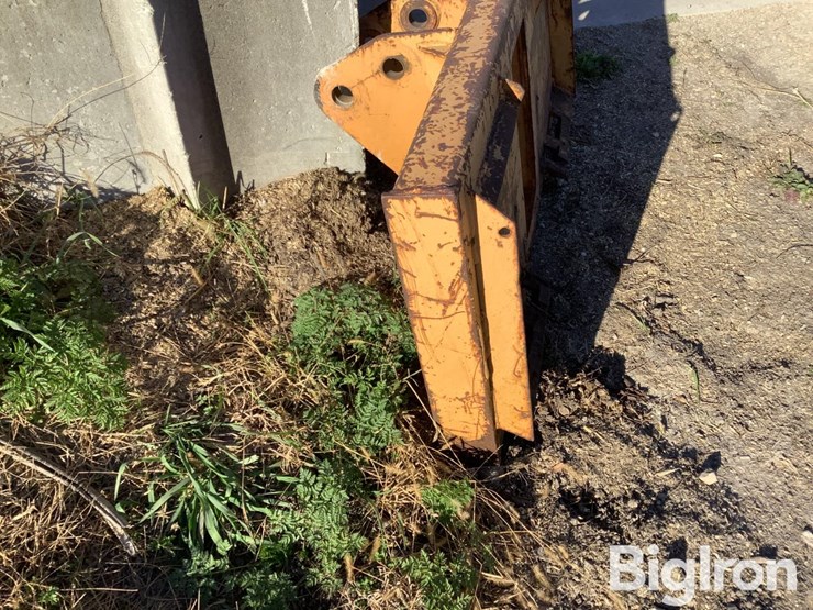 universal-skid-steer-to-mini-excavator-mount-adapter-image-4