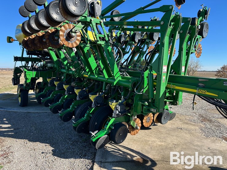 2010-john-deere-1790-ccs-image-15