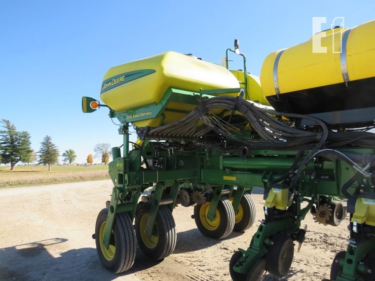 2012-john-deere-1770nt-image-13