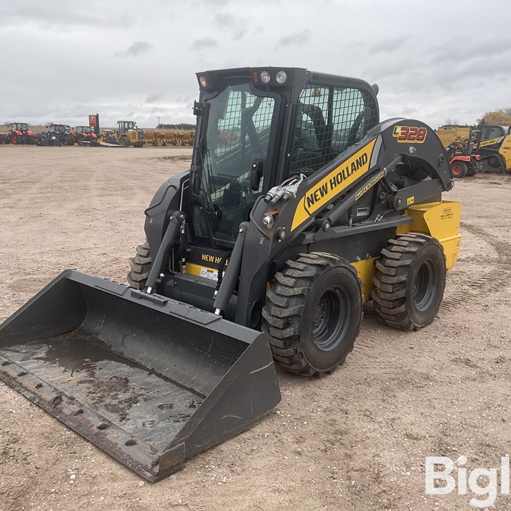 2023 NEW HOLLAND L328