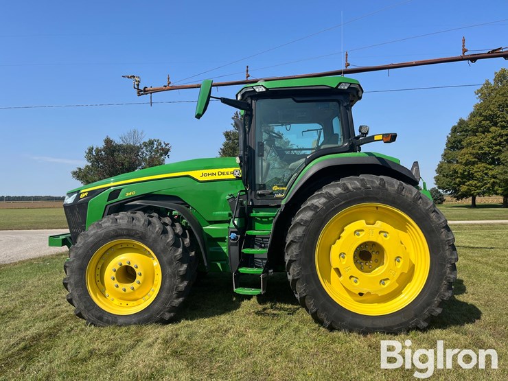 2020-john-deere-8r-340-image-8
