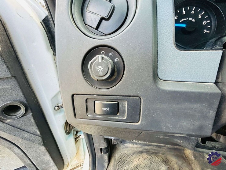 2013-ford-f150-xl-image-98