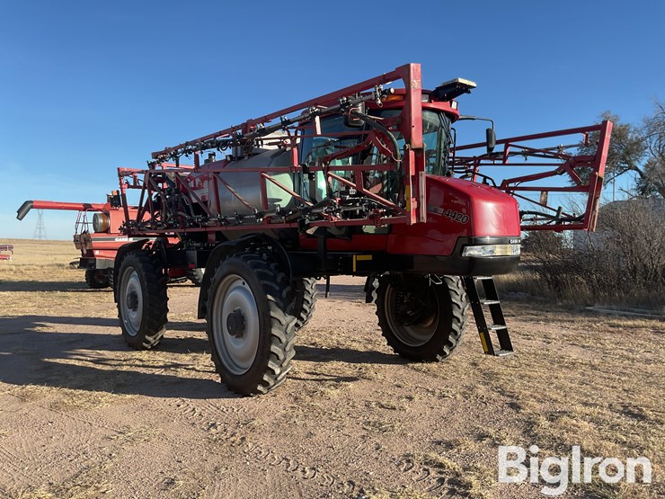 2010-case-ih-patriot-4420-image-3