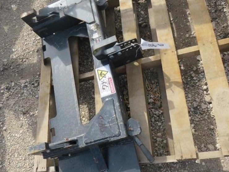 skid-loader-3pt-hitch-image-1