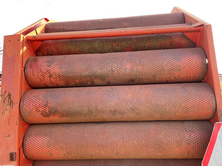 #1408-•-omc-596-roll-baler-image-6