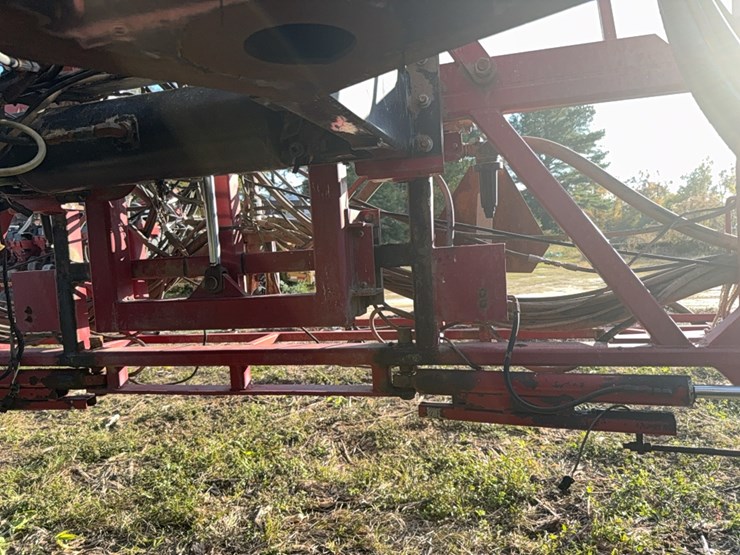 case-ih-3185-patriot-sprayer-image-84