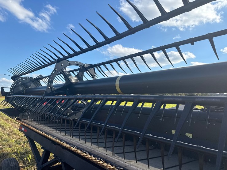 2014-macdon-40-foot-flex-draper-head----header-cart-not-included-image-69