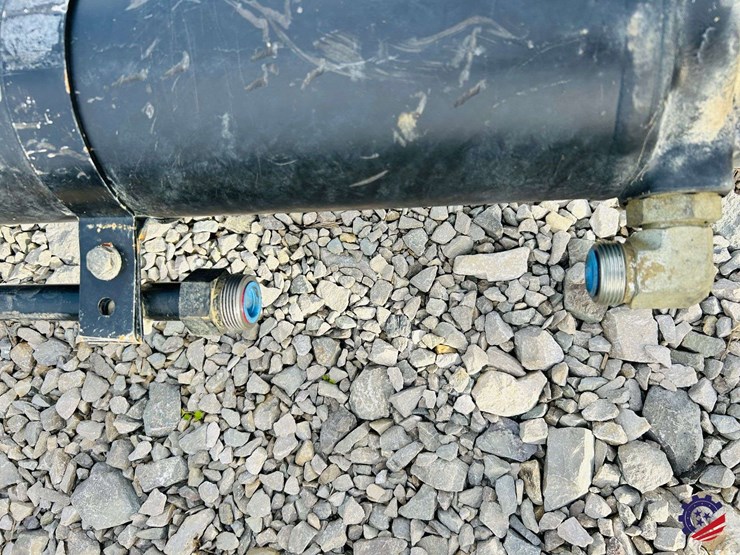 caterpillar-745-image-39