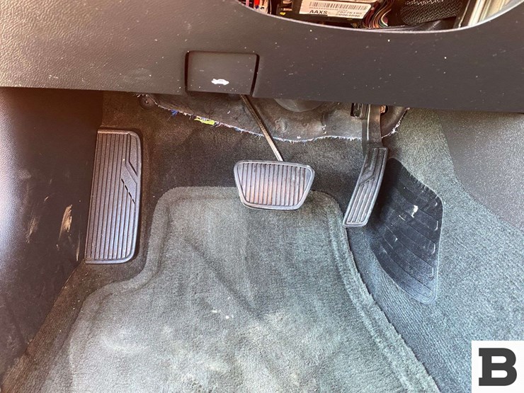 2014-chevrolet-camaro-ss-convertible-image-29