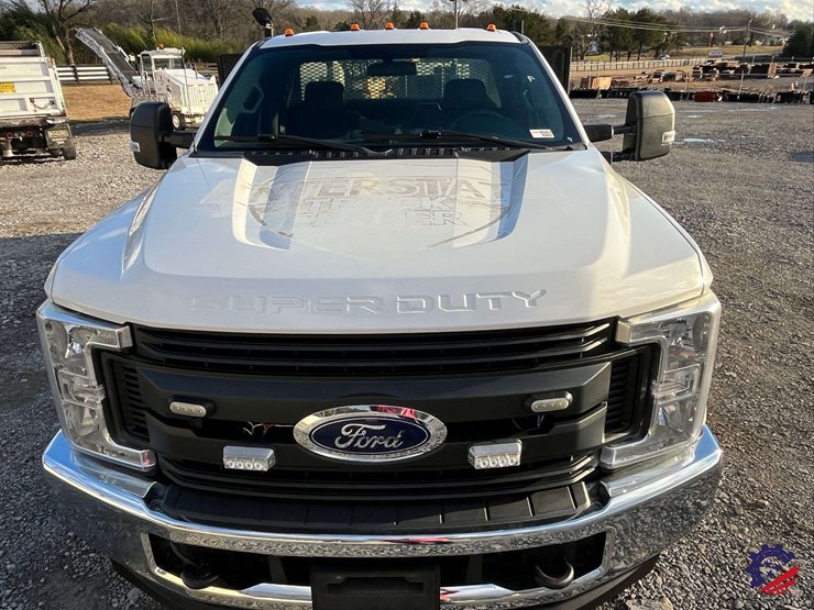 2019-ford-f350-xl-image-16