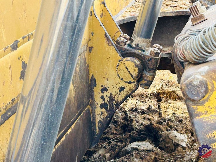 2005-caterpillar-d8t-image-17